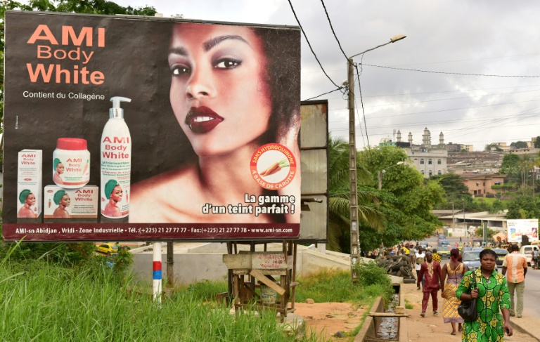Feature image Affiche publicitaire de produits éclaircissants-Africaguinee.com