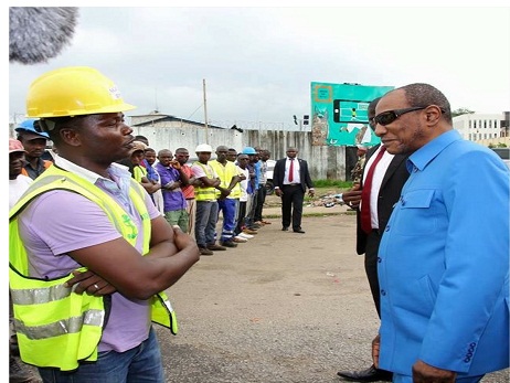 Le Président guinéen, Alpha Condé lors d'une visite au Port de Conakry