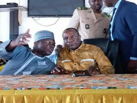 Feature image Le Président guinéen, Alpha Condé et le Premier ministre Kassory Fofana, au siège du RPG arc-en-ciel