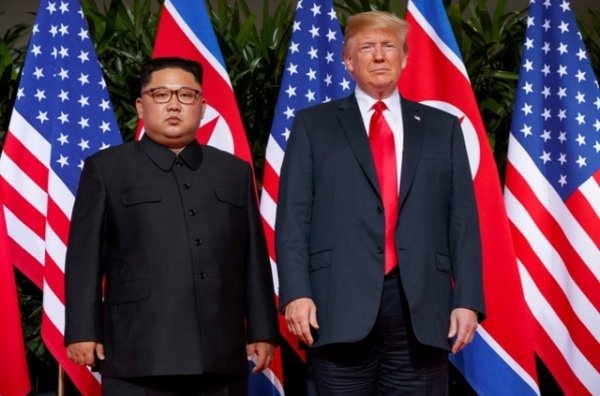 Le président Donald Trump et son homologue nord coréen Kim Jong Un-Africaguinee.com