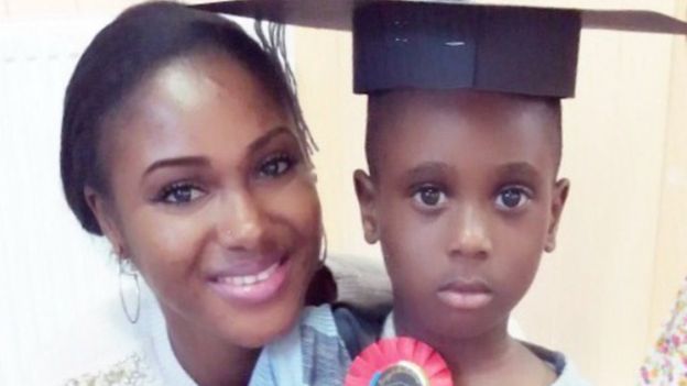 Feature image Hawa Keita et son fils Mohamed Diallo-Photo: BBC