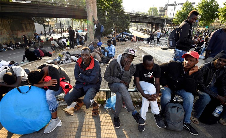 Des migrants près de Paris-Africaguinee.com