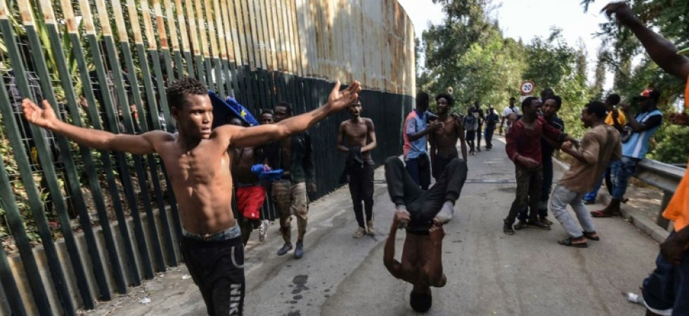 Des migrants africains dans l'enclave espagnole de Melilla-Africaguinee.com