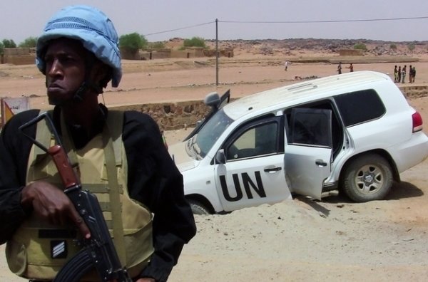 Feature image Un casque bleu de l'ONU après l'attaque-Africaguinee.com