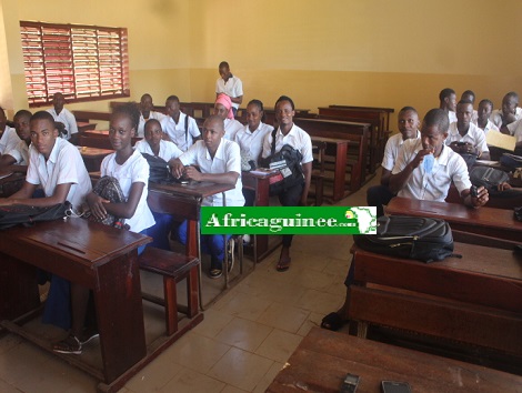 Feature image Des élèves dan une salle de classe