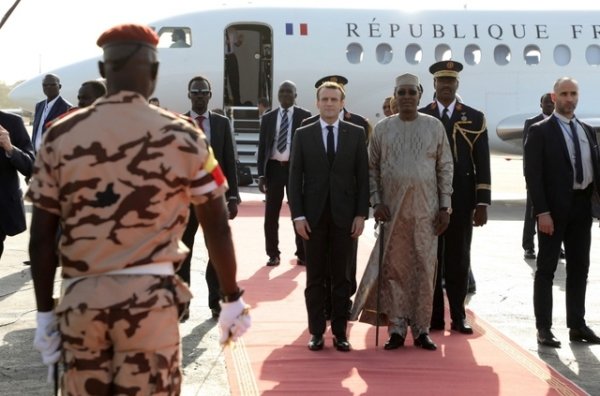 Feature image topelement