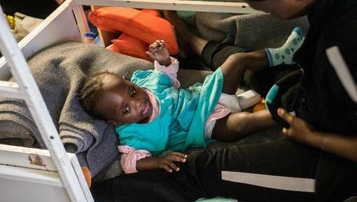 Feature image Un enfant immigré à bord du bateau bloqué à Malte