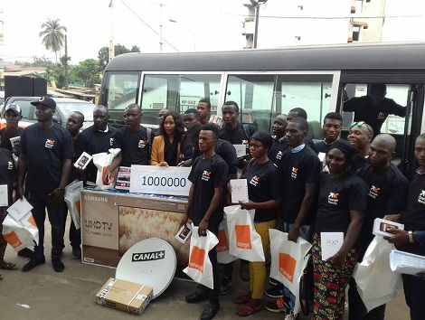 Feature image es heureux gagnants de la promo de fin d'année d'Orange Guinée