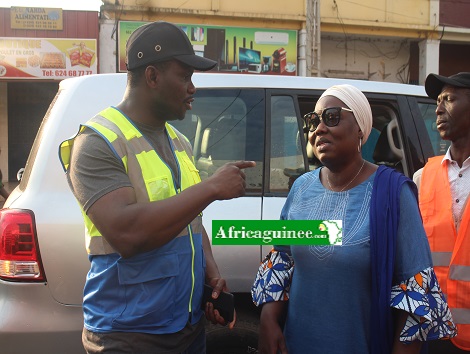 Le ministre des Travaux Publics Moustapha Naité en compagnie de la maire de kaloum, Aminata Touré