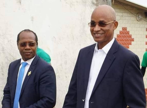 Cellou Dalein Diallo, leader de l'UFDG (D) et Ousmane Gaoual Diallo (G)