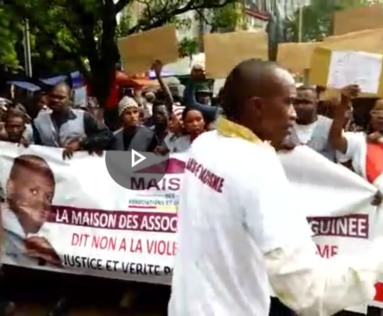 Manifestation à Conakry contre le meurtre de l'enseignant chercheur guinéen Mamoudou Barry en France