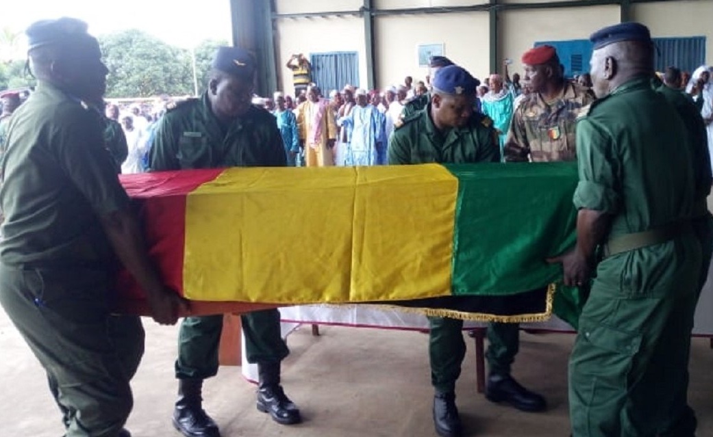 Hommages de la Nation pour les deux officiers tués dans le crash