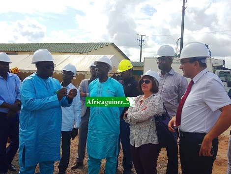 Feature image Des cadres du département de la santé visitent le chantier de la PCG à Coyah