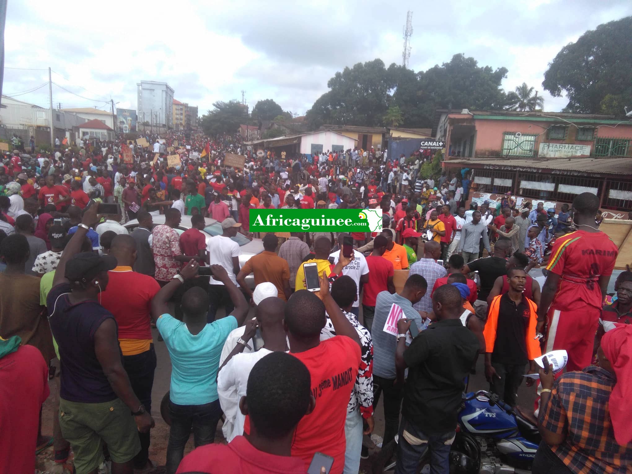 72858412_682989925557757_8299027978776477696_n