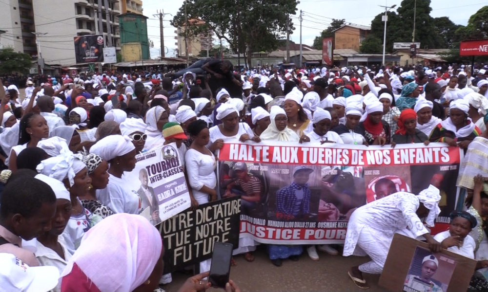 Des femmes mobilisées contre les tueries à Conakry