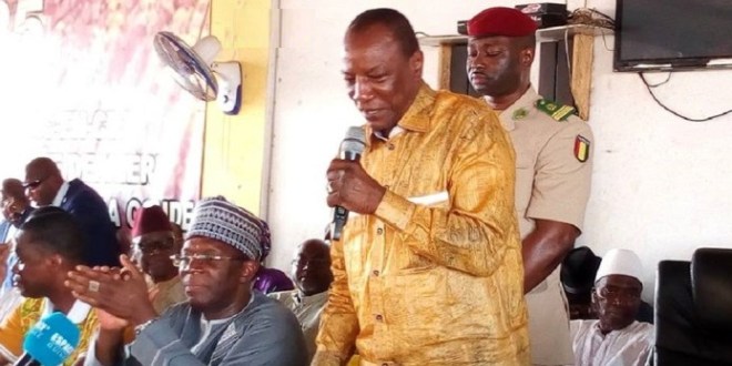 Alpha Condé et son PM Kassoy Fofana au siège du RPG