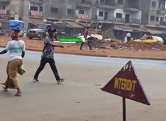 Les activités reprennent timidement à Conakry