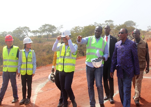 Le président Alpha Condé accompagné de son ministre des travaux publics en visite de chantiers à Kindia
