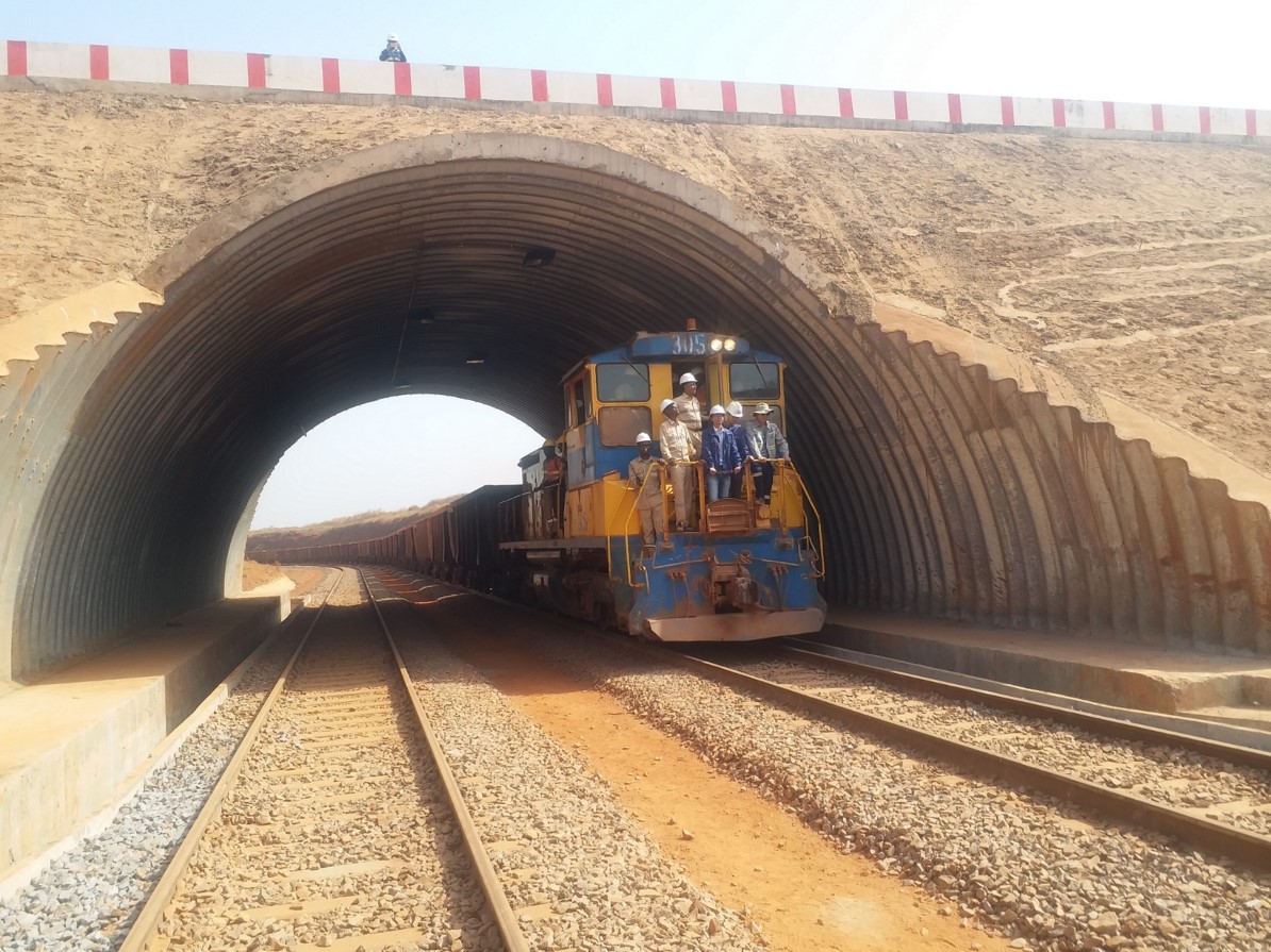 train_cbg_au_tunnel