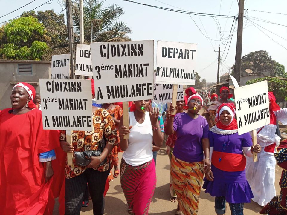 Manifestations de femmes à Dixinn