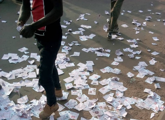 Des cartes électorales détruites en Gambie