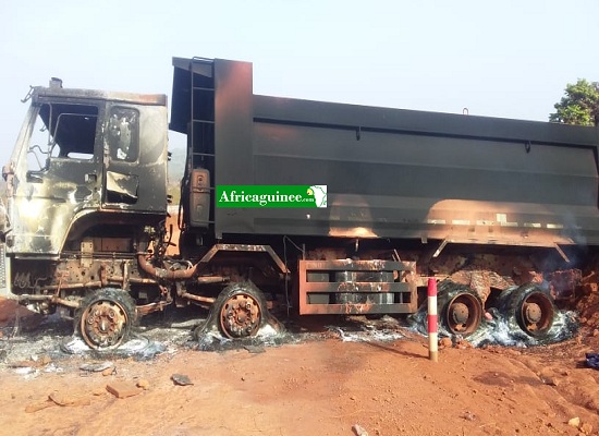 Camion incendié à Kolaboui