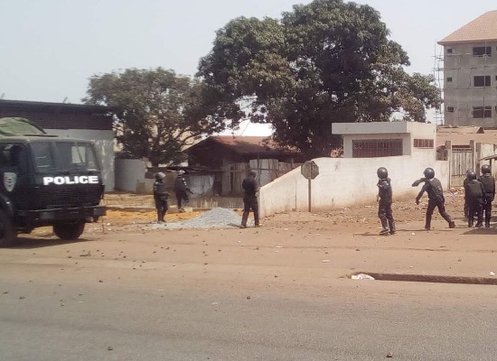 Affrontements entre jeunes et forces de l'ordre à Wanindara