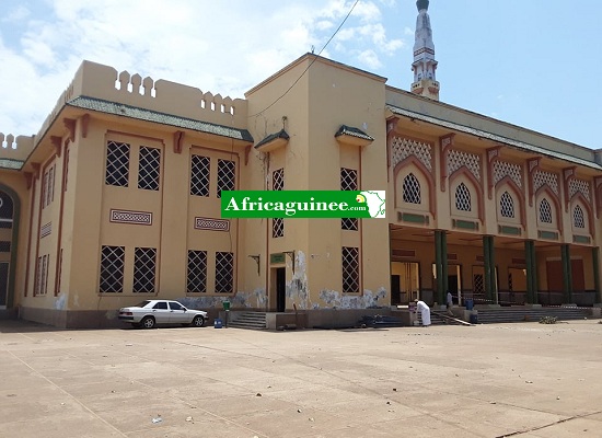 Vue de la grande mosquée fayçal ce vendredi