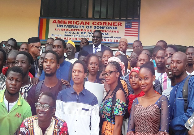 Lancement du programme E-Education d'Orange-Guinée
