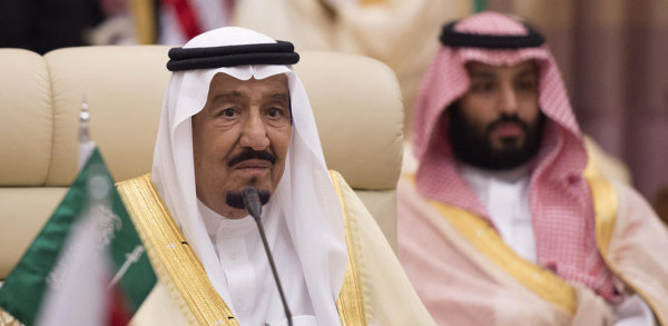 Le roi Salmane et le puissant prince héritier Mohammed ben Salmane. (Photo: AFP/Bandar Al-jaloud)