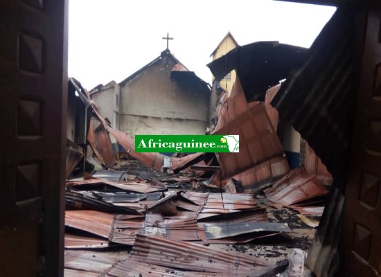 L'église protestante évangélique de N'zérékoré incendiée