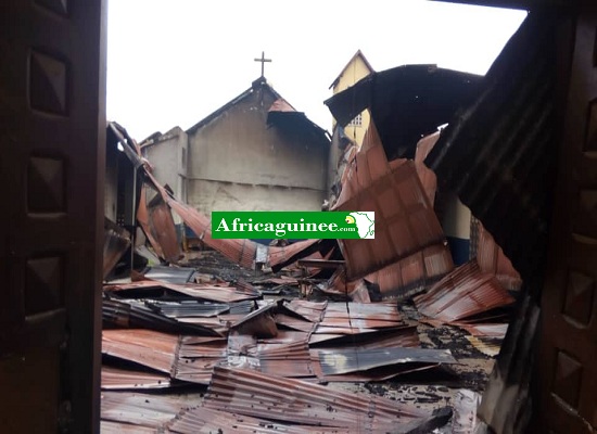 Feature image L'église protestante évangélique de N'zérékoré incendiée