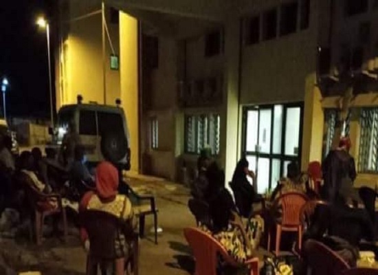 Des malades du Covid-19 mobilisés à Donka en attendant leur prise en charge