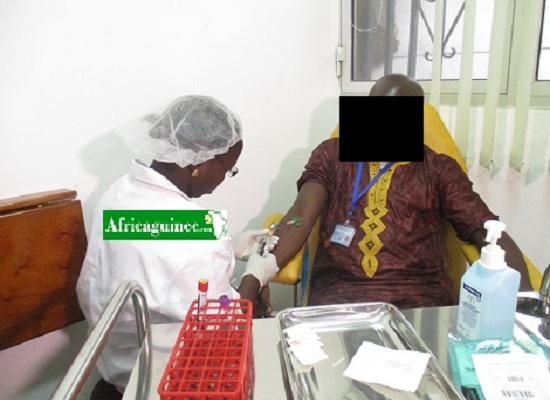 Feature image Essai vaccinal contre Ebola, image d'archive