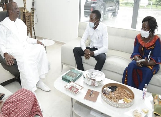 Feature image Le jeune guinéen Michel Balamou reçu par le Ministre Ahmed Bakayoko