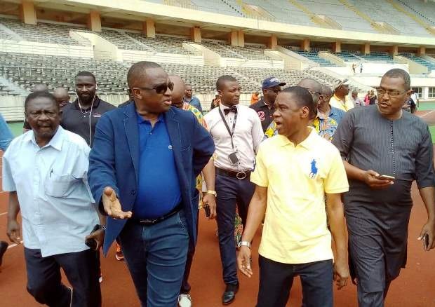 Le Ministre des Sport Sanoussy Bantama Sow et le président de la Féguifoot, Antonio Souaré