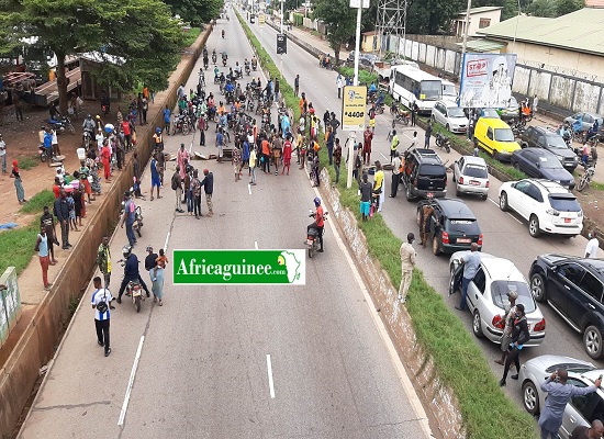 Manifestation sur l'autoroute