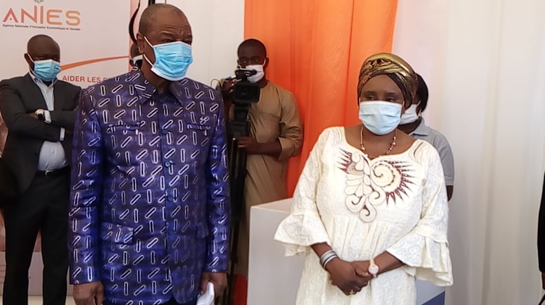 Feature image Le président de la République Pr, Alpha Condé et Directrice Générale de l'ANIES, Madame Sanaba Kaba