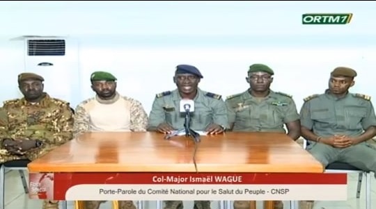 Des militaires maliens membres du comité national pour le salut du peuple (CNSP),