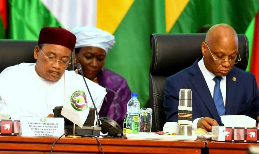 Mahamadou ISSOUFOU président en exercice de la CEDEAO et Jean Claude Kassi Brou, président de la Commission