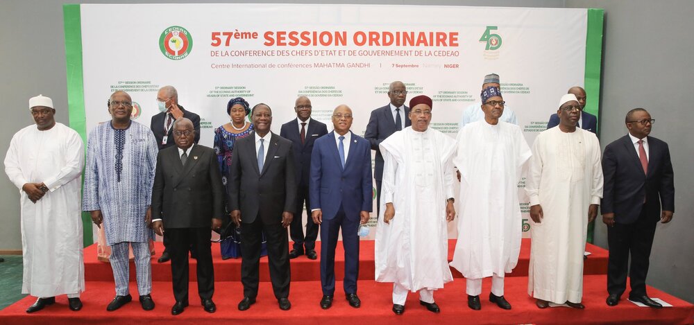 Photo de famille de la clôture du sommet de la CEDEAO