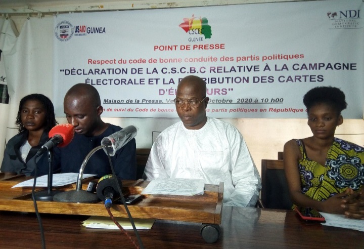Feature image Des membres de la Commission de suivi du code de bonne conduite des partis politiques (CSCBC)