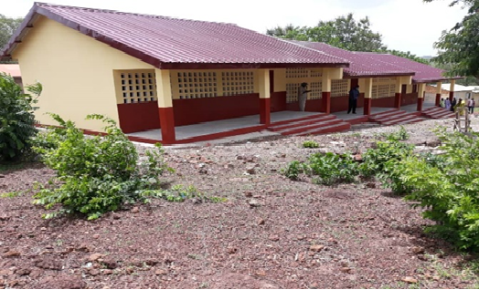 Feature image Le Ministère du Plan et du Développement Economique dote en infrastructures socio-économiques, les populations rurales de la Moyenne Guinée et de la Haute Guinée
