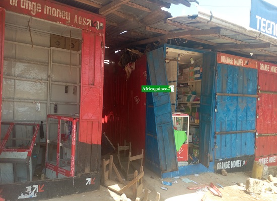 Des kiosques de commerce vandalisés à Nzérékoré