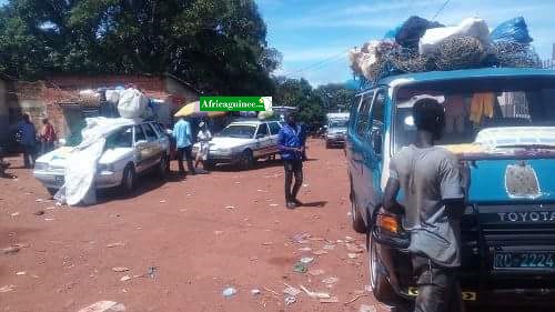 Feature image Des citoyens qui quittent Kankan pour la moyenne Guinée