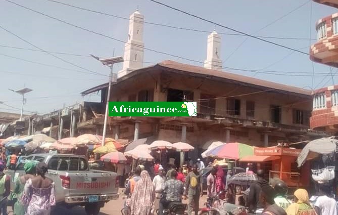 Feature image Grand marché de Kindia