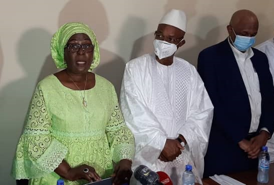 Dr Makalé Traoré, Cellou Dalein Diallo, Abé Sylla lors d'une conférence de presse à Conkry