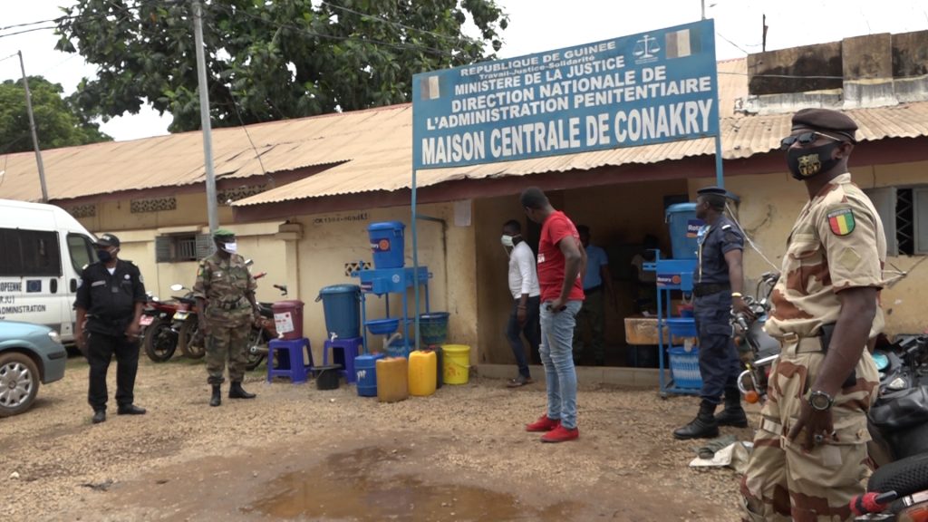 Entrée principale de la maison d'arrêt de Conakry