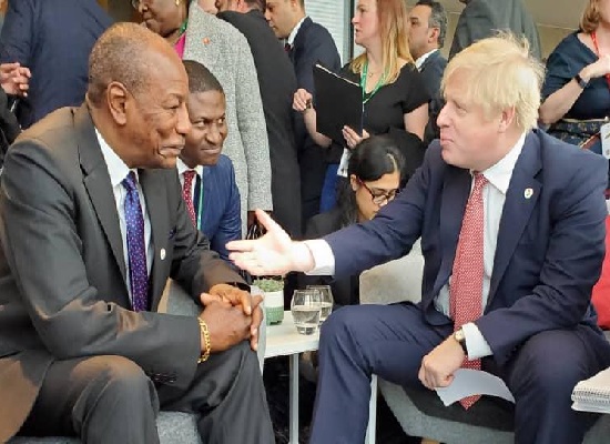 Feature image Alpha Condé, président de la République de Guinée et Boris Johnson, premier britannique