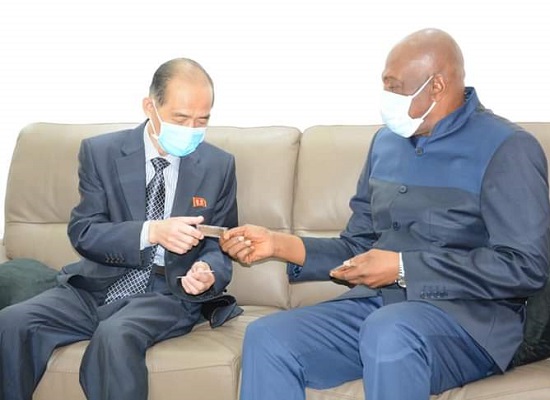 Feature image Amadou Damaro Camara et Ri Chong Gyong